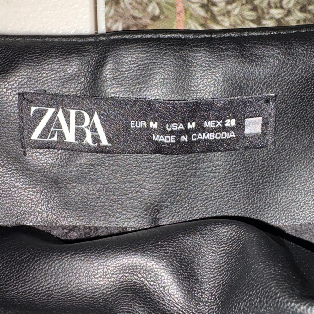 123. Zara Women’s Black Faux Leather Mini Skort with Gold Accents Size Medium - Picture 2 of 3